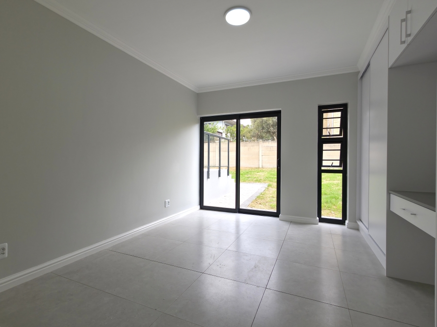 3 Bedroom Property for Sale in Wavecrest Eastern Cape